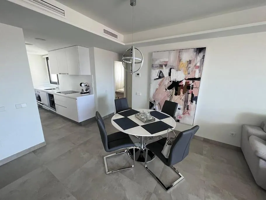 Infinity Estepona Centro 0*,